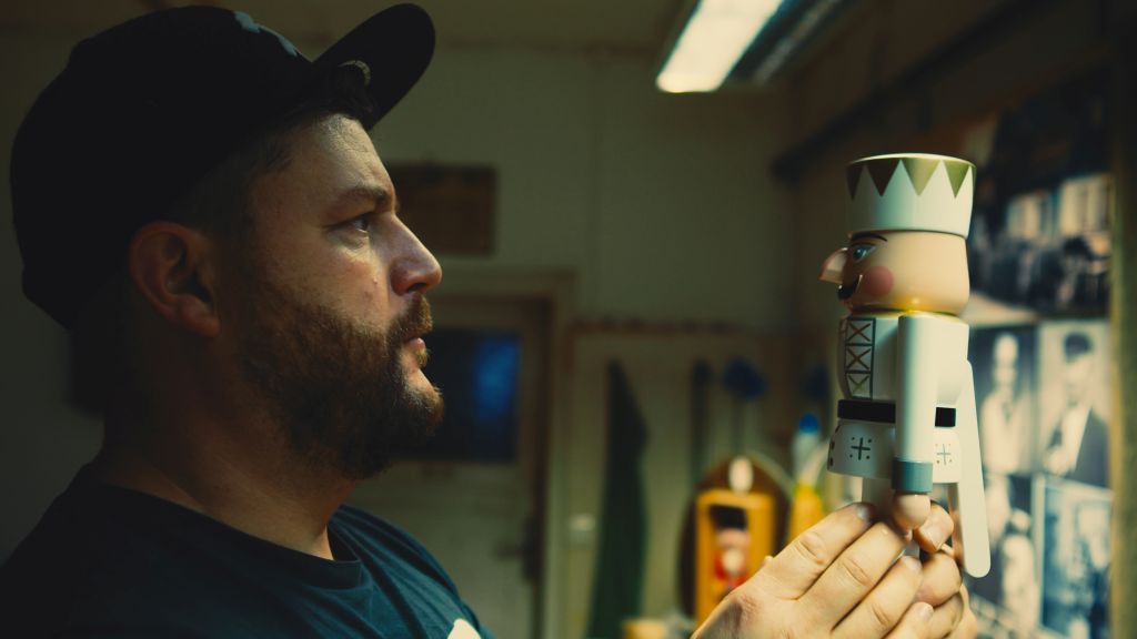 Sundance Short Docs Spotlight Hot Killers, Heroic Historians, and Family Traditions